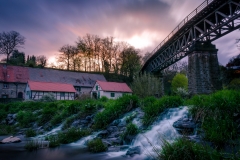 Alte Mühle und Eisenbahnviadukt bei Homberg / Ohm